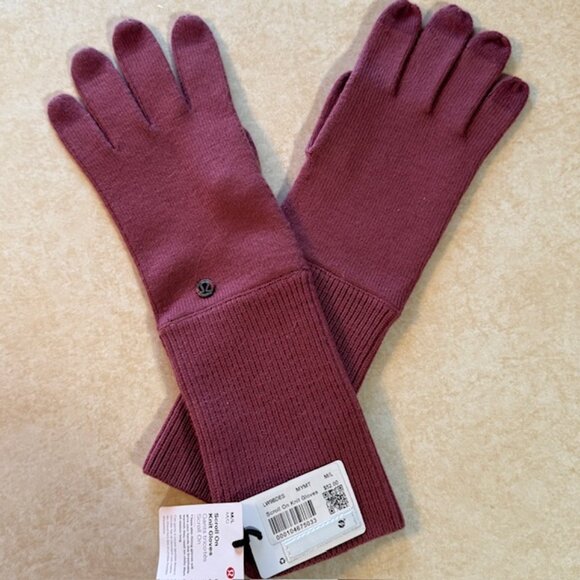 NWT Lululemon Scroll on Knit Gloves sz M/L - Picture 1 of 9